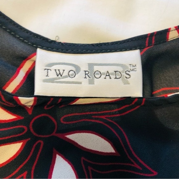 Two Roads Large (14-16) Unique Asymmetrical Floral Tunic Top - Picture 6 of 10